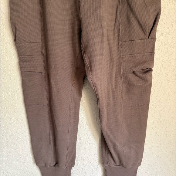 NWT HALARA Brown High-Rise Cargo Jogger Pants - Picture 5 of 14